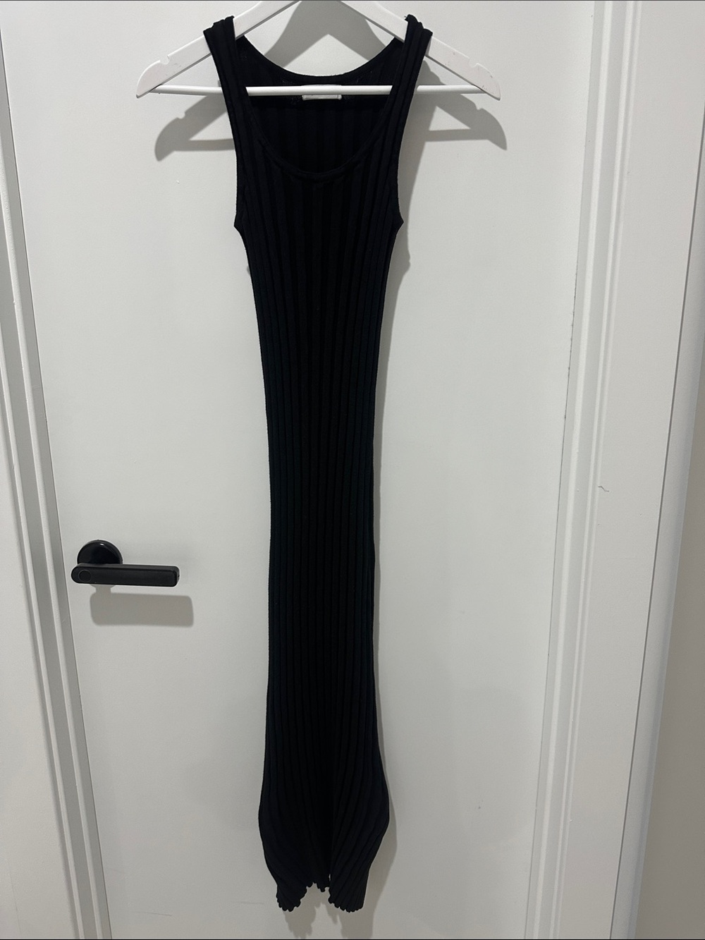 RIBBED KNIT MAXI DRESS